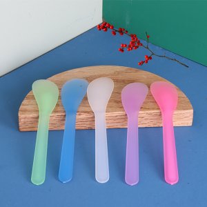 跨境專供 光滑無(wú)毛刺PP材質(zhì)調(diào)膜棒美容院調(diào)膜工具白色透明 面膜棒